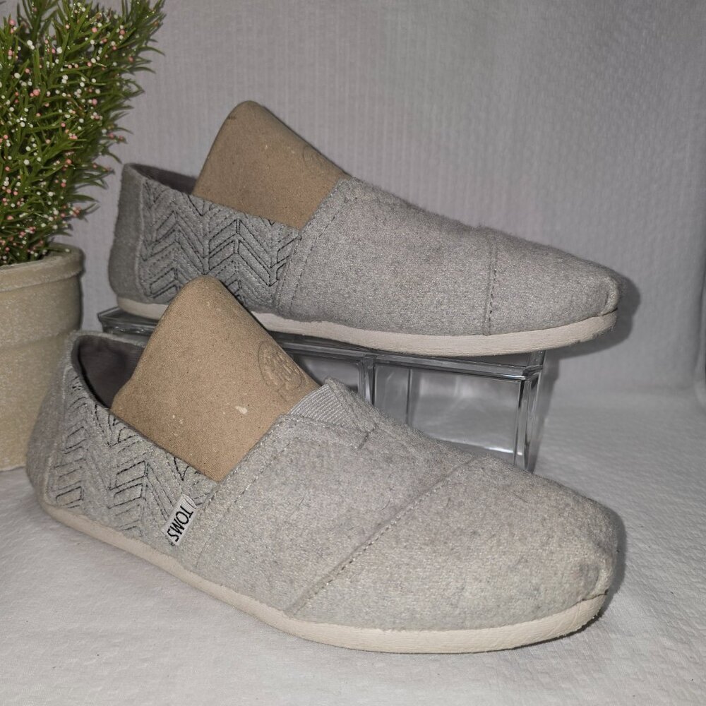 TOMS ALPARGATA SLIP ON SHOES GRAY HERRINGBONE DESIGN WOMENS SIZE 7 EUC